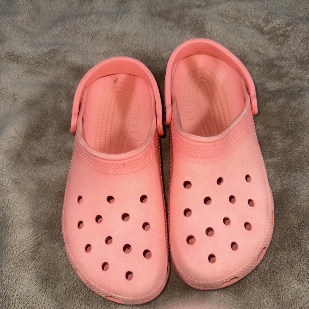 Coral Pink Crocs Classic Clogs Size W10 M8 Slip-On Sandals With Heel Strap